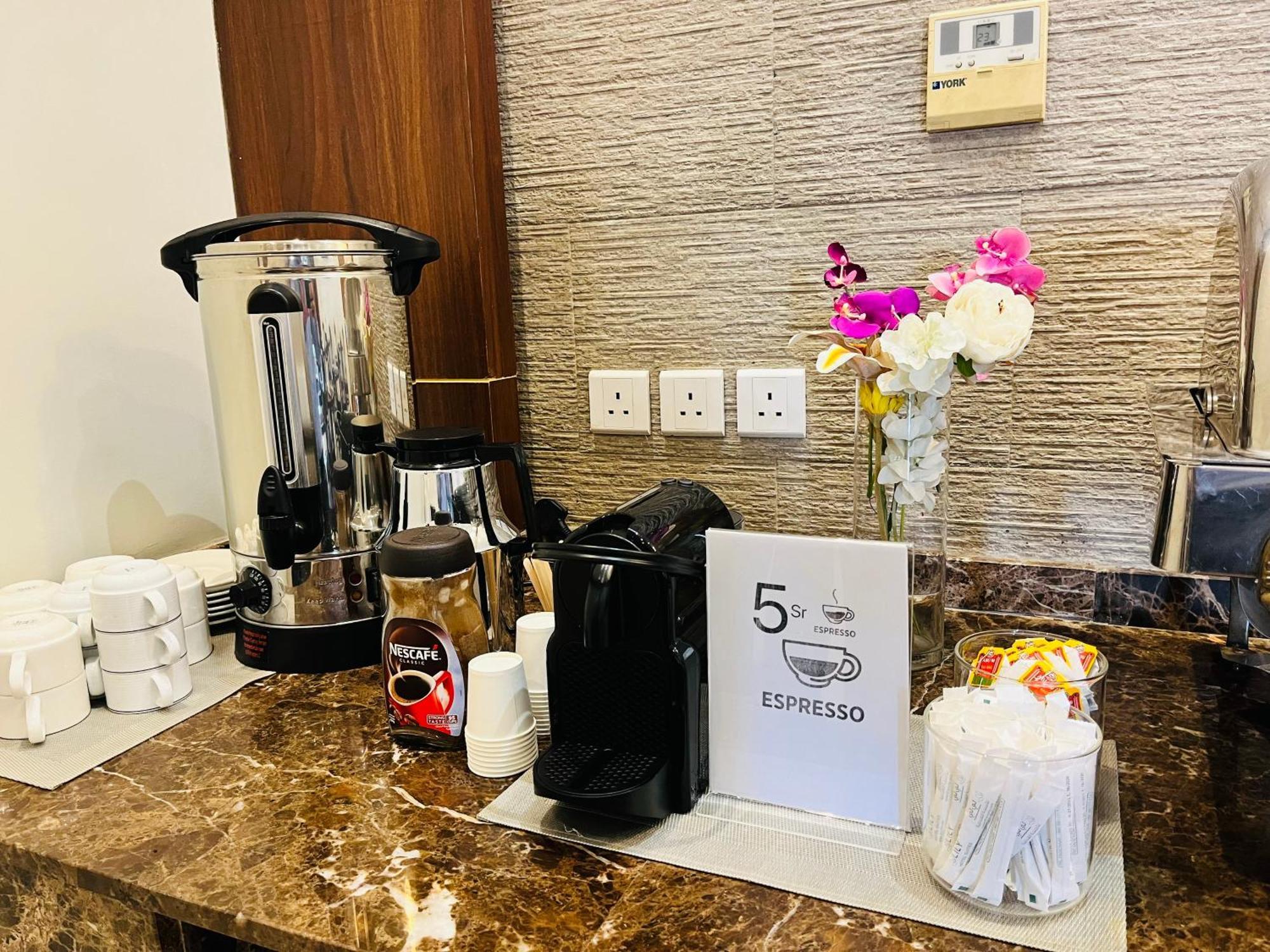 Lily Hotel Suite Mubarraz Al-Hofuf Buitenkant foto