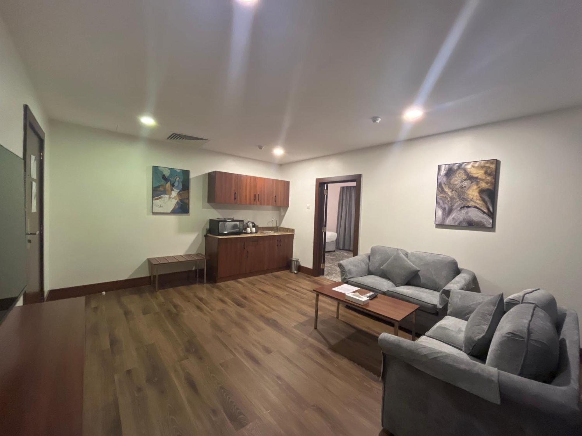 Lily Hotel Suite Mubarraz Al-Hofuf Buitenkant foto